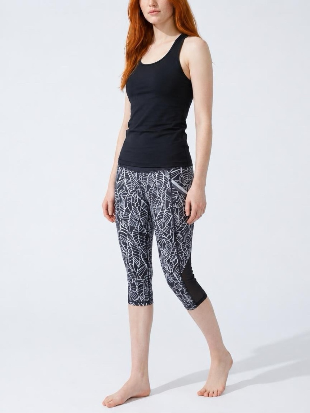 Lululemon Run A Marathon Crop II in Pretty Palm Black
Angel Wing / Black